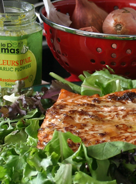 Recipe - Garlic scape marinade for fish and poultry - Recipes with fermented garlic scapes, garlic scapes and organic garlic – Le Petit Mas organic garlic and garlic scape farm in Quebec (Canada) 