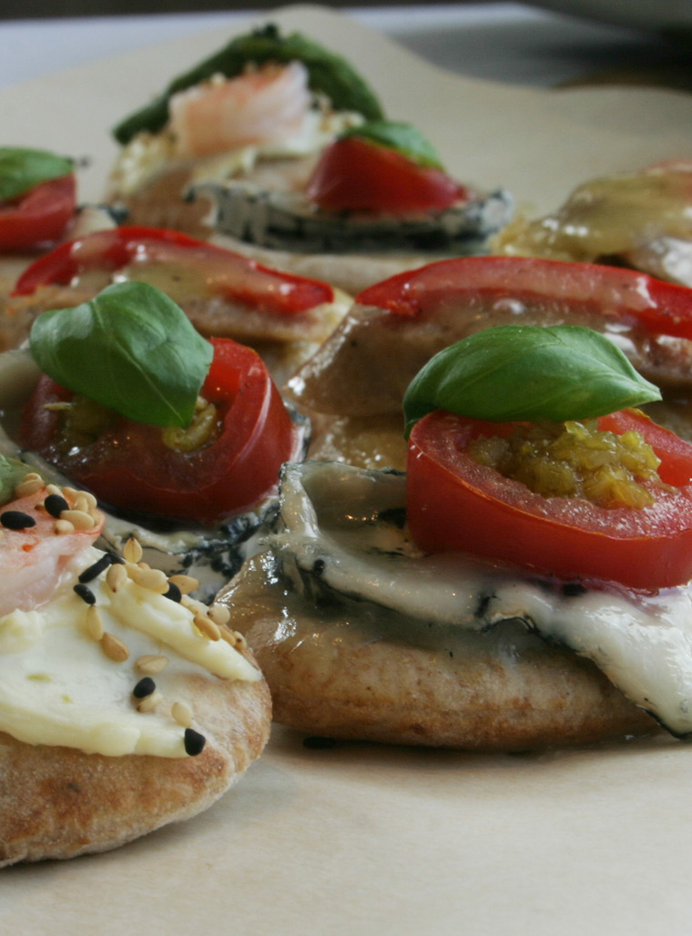 Recette - Trio de mini-pizzas pour amateur d'ail - Le Petit Mas