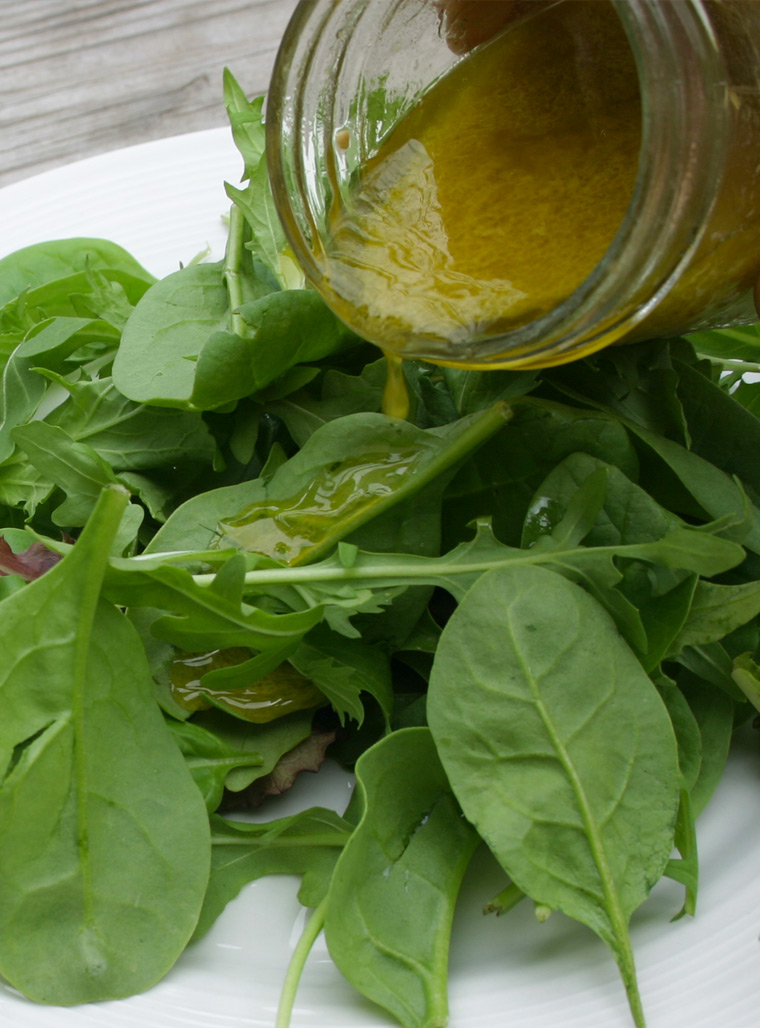 Recette - Vinaigrette infaillible aux fleurs d'ail - Le Petit Mas